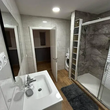 Habitación Doble Práctica Y Coqueta