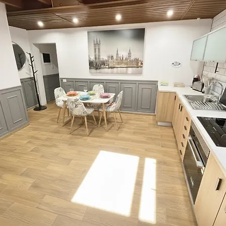 Habitación Doble Práctica Y Coqueta *